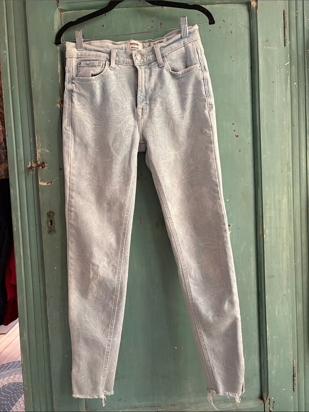 Kensie Light Wash Skinny Jeans
